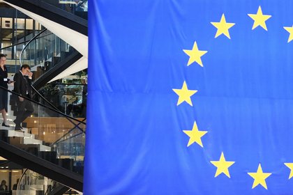 picture: В Европарламенте призвали прекратить выдачу всех видов виз россиянам